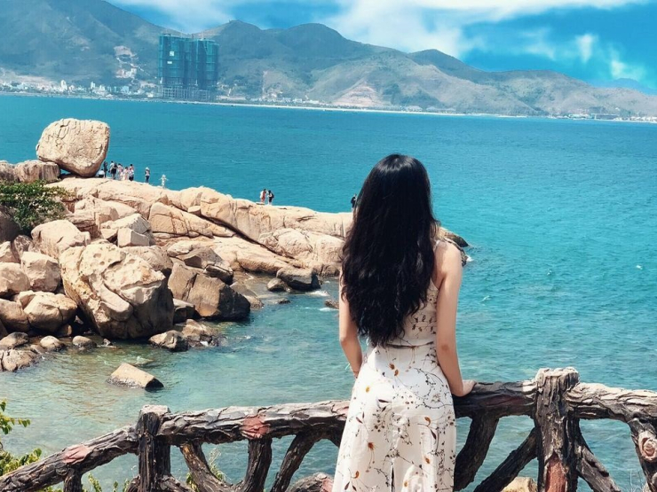 NT-07: City Tour 1⁄2 ngày: Hòn Chồng Nhà Thờ – Tháp Bà – Viện Hải Dương Học